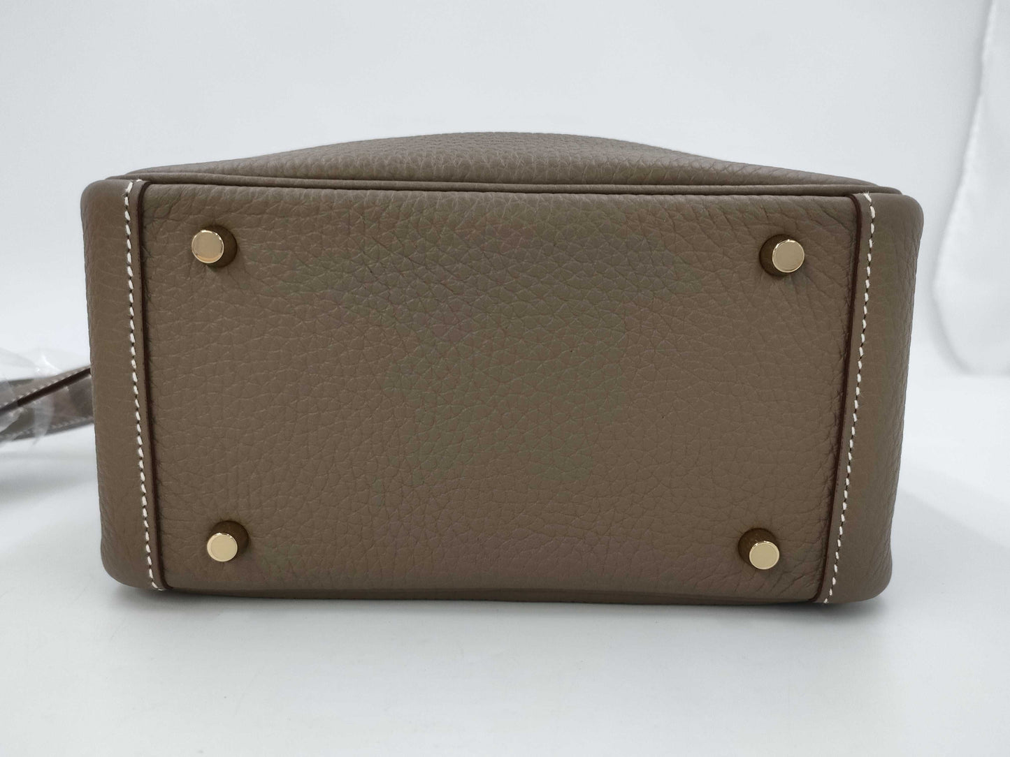 HERMES Lindy Mini Taurillon Etoupe Shoulder Bag with GD Hardware and Double Stamp