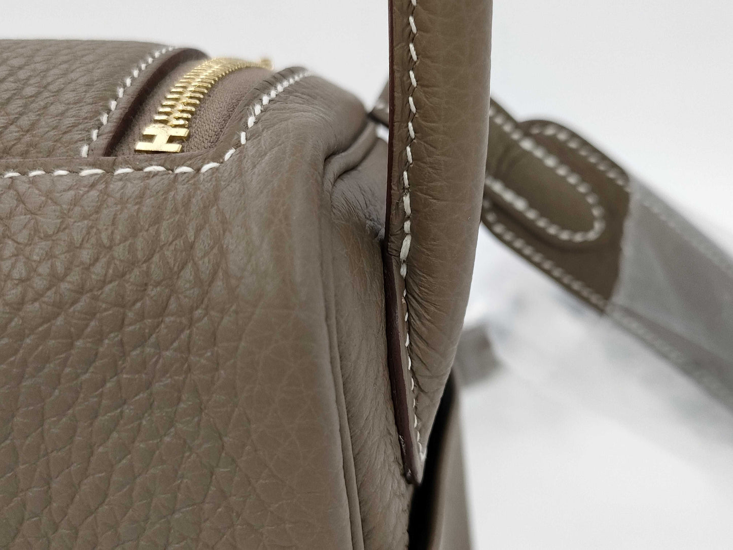 HERMES Lindy Mini Taurillon Etoupe Shoulder Bag with GD Hardware and Double Stamp