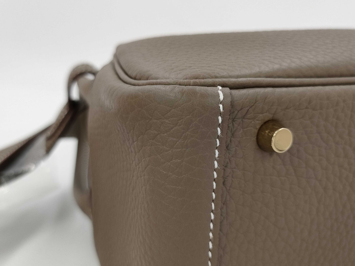 HERMES Lindy Mini Taurillon Etoupe Shoulder Bag with GD Hardware and Double Stamp