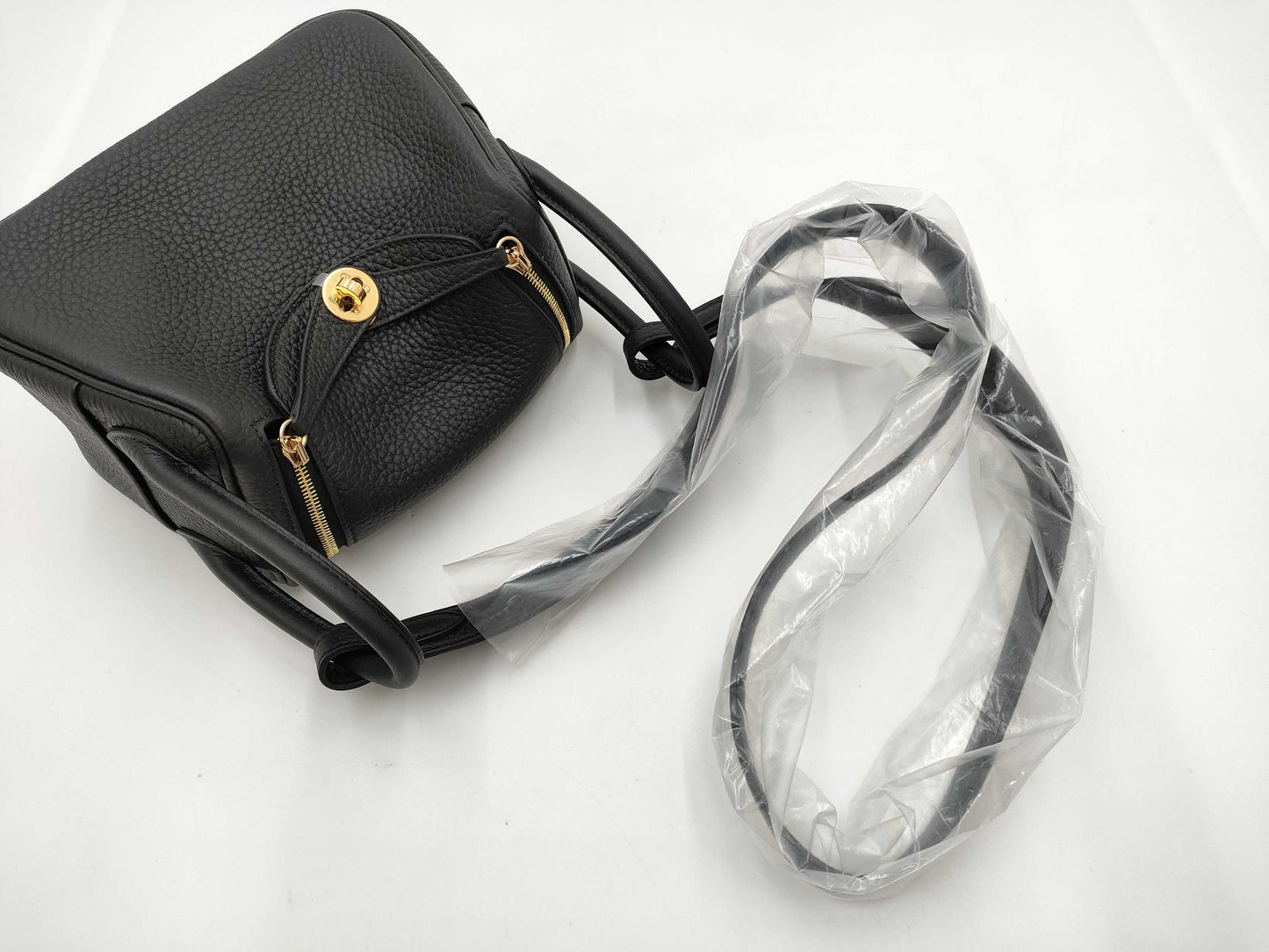 HERMES Lindy Mini Taurillon Black Shoulder Bag with GD Hardware and Double Stamp