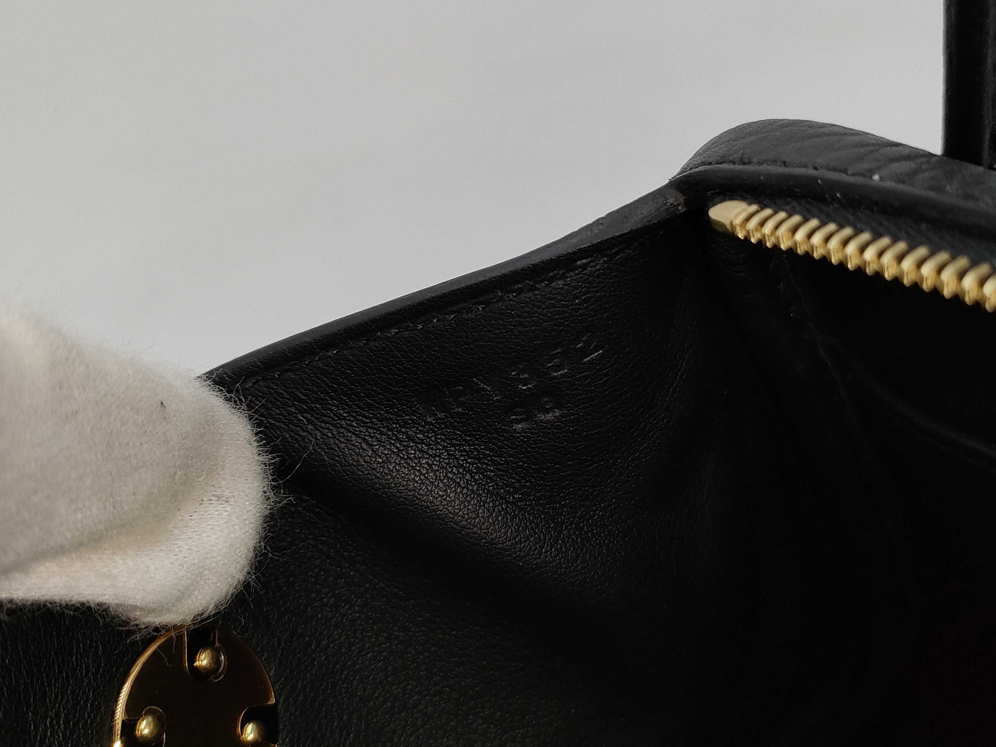 HERMES Lindy Mini Taurillon Black Shoulder Bag with GD Hardware and Double Stamp
