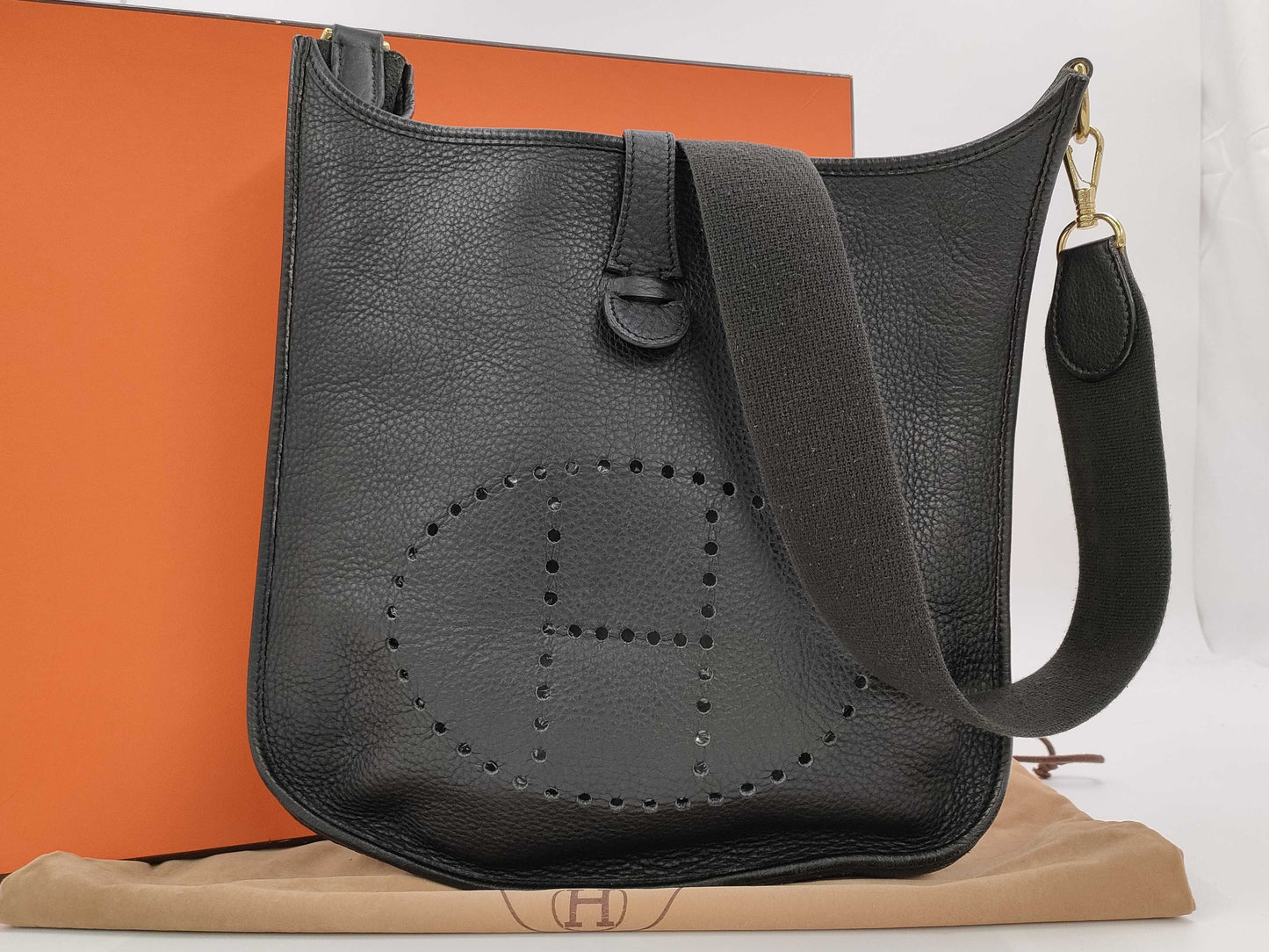 HERMES Evelyn G Stamp Black G Hardware Shoulder Bag
