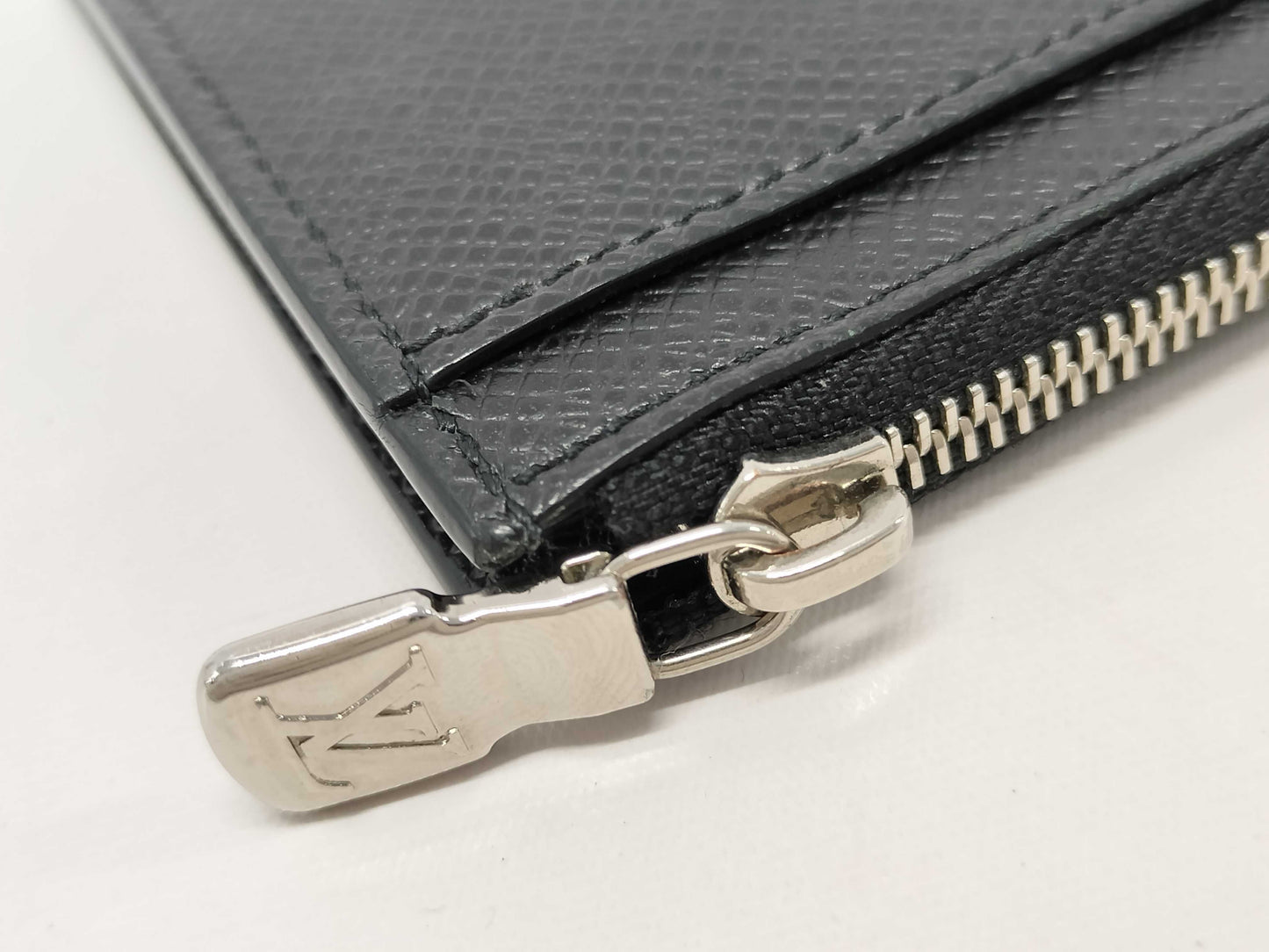 LOUIS VUITTON LOUIS VUITTON M62914 Louis Vuitton Taiga Fragment Case Coin Case Other Accessories