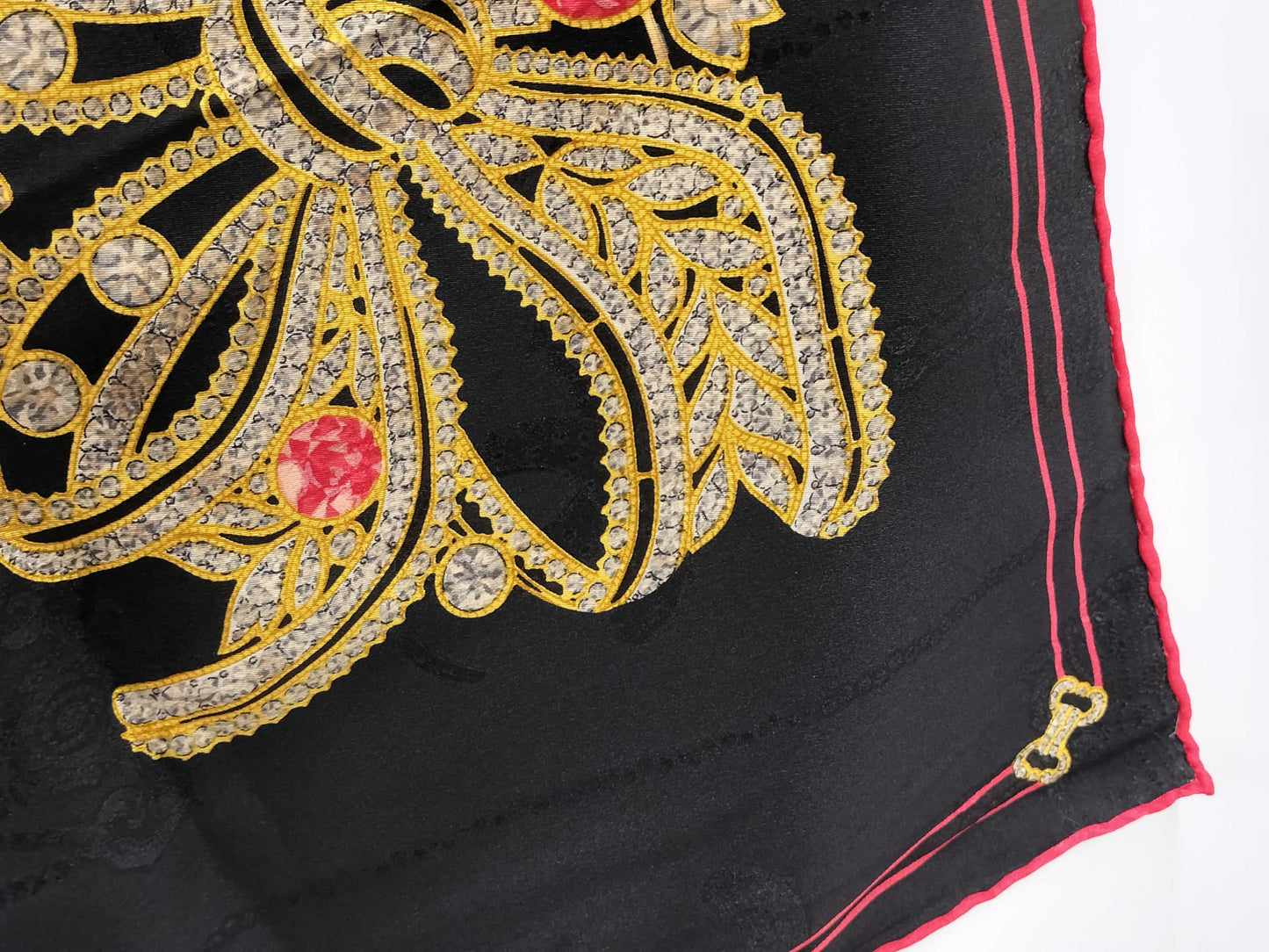 (10462_0184) Cartier Cartier Mastline Large Format Scarf Scarf