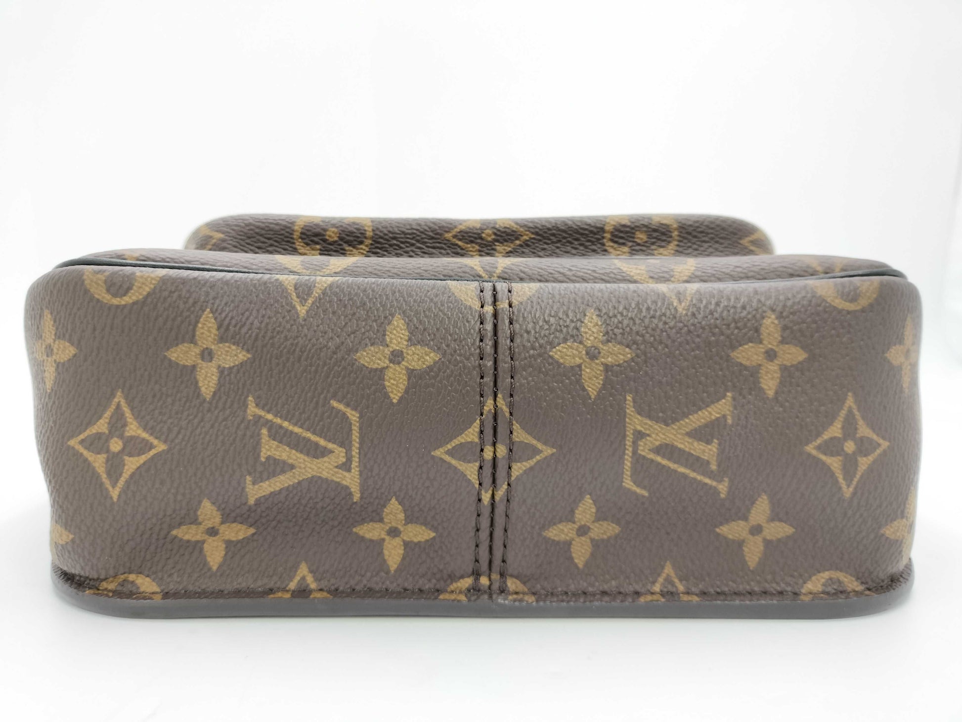 LOUIS VUITTON Monogram Passy M45592 RFID Shoulder Bag