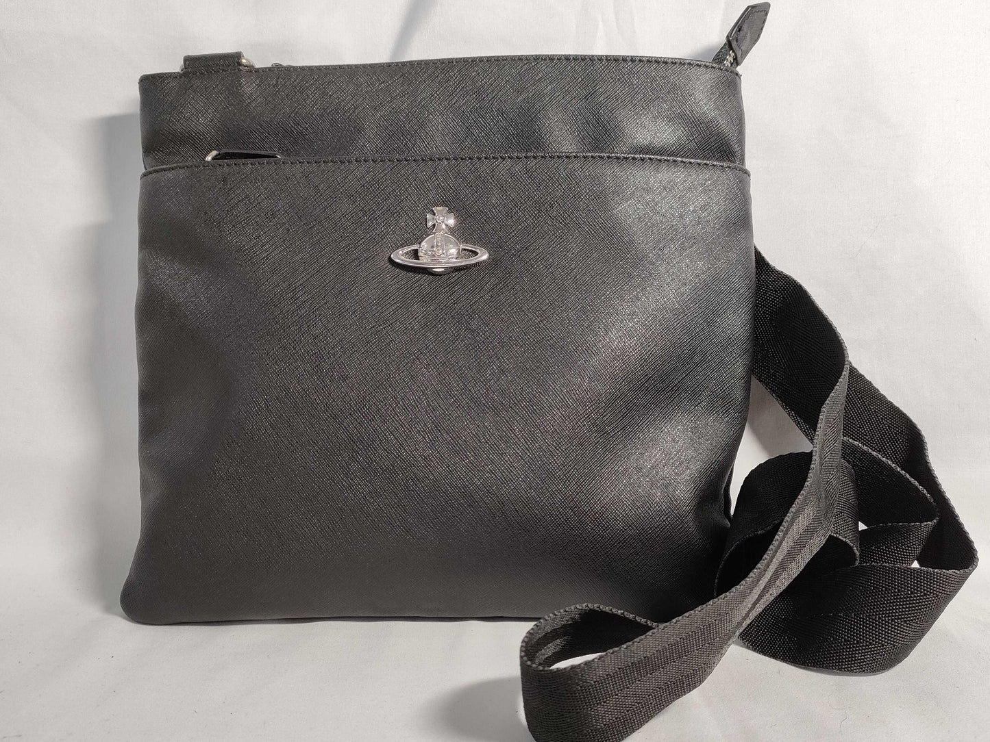 Vivienne Westwood Vivienne Westwood Orb Shoulder Bag in Black