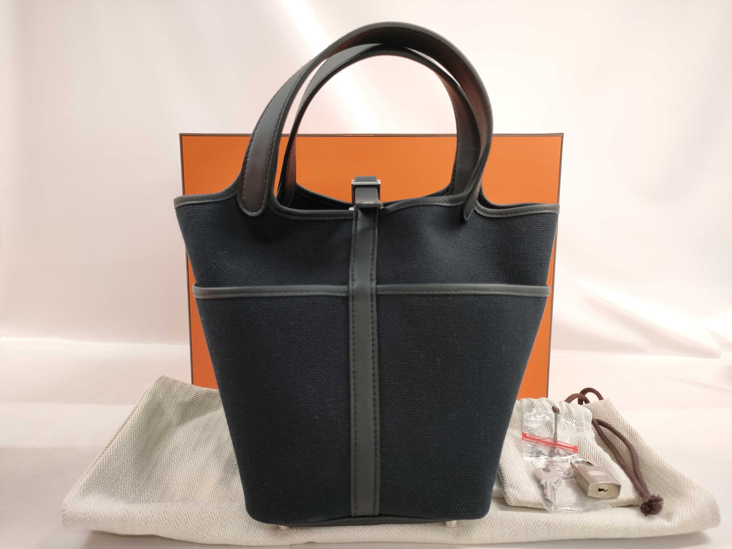 HERMES Picotin Lock PM Cargo Toilet Goelan Swift Black Handbag with Silver Hardware and Double Stamp
