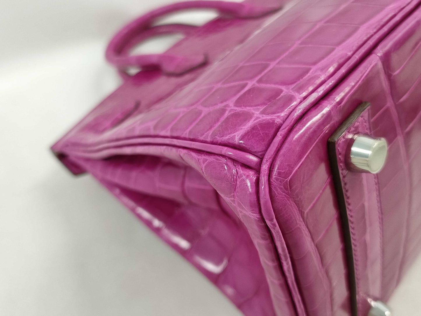 HERMES Birkin 25 Niloticus Rose Scheherazade Handbag with Silver Hardware and Q Stamp