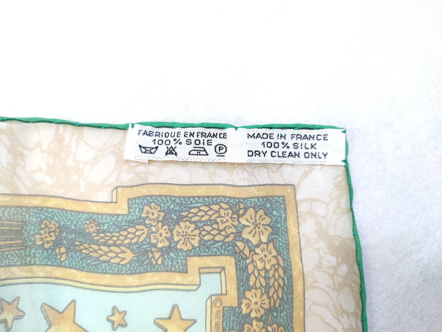 HERMES Carré 40 Seize the Day Silk Scarf Green