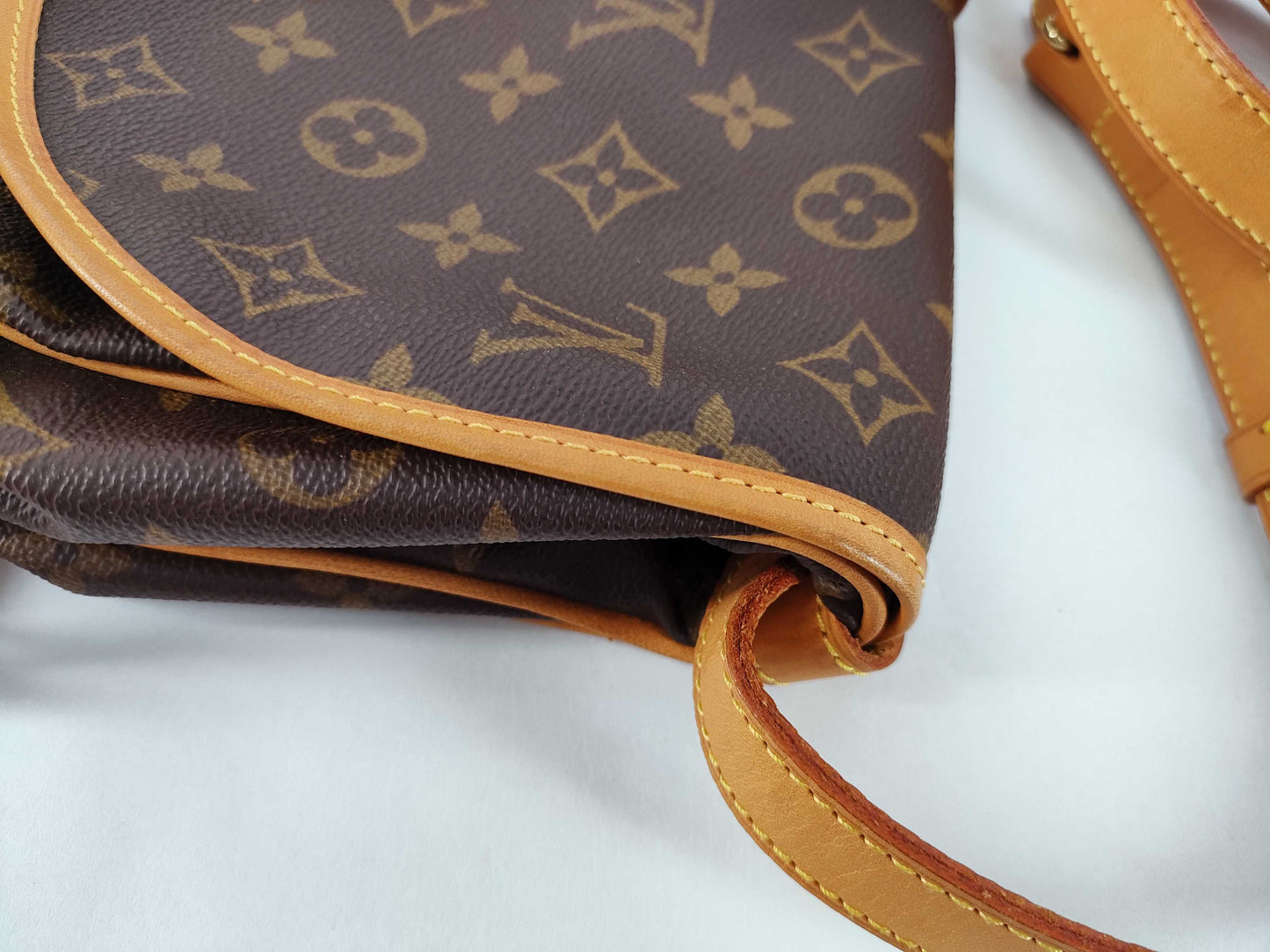 LOUIS VUITTON Monogram LV Monogram Saumur MM M40710 AR0914 Shoulder Bag
