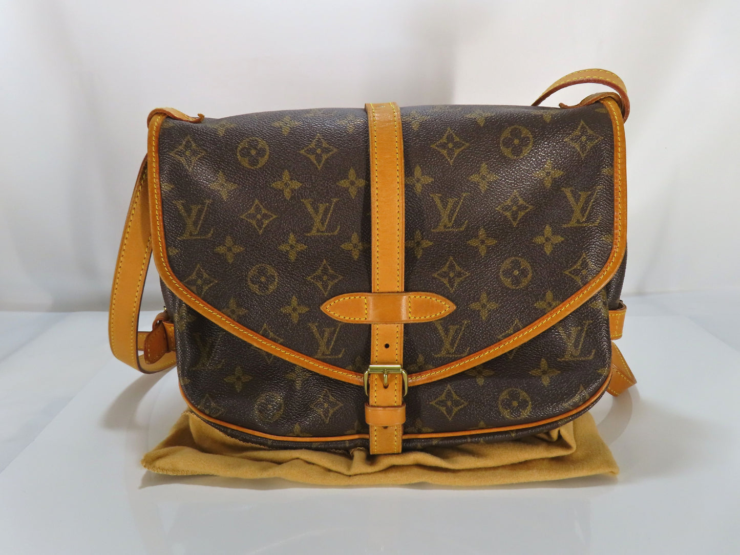 LOUIS VUITTON Monogram LV Monogram Saumur 30 M42256 MB0042 Shoulder Bag