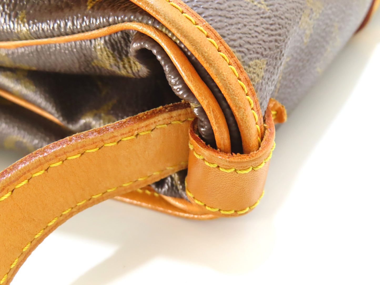 LOUIS VUITTON Monogram LV Monogram Saumur 30 M42256 MB0042 Shoulder Bag