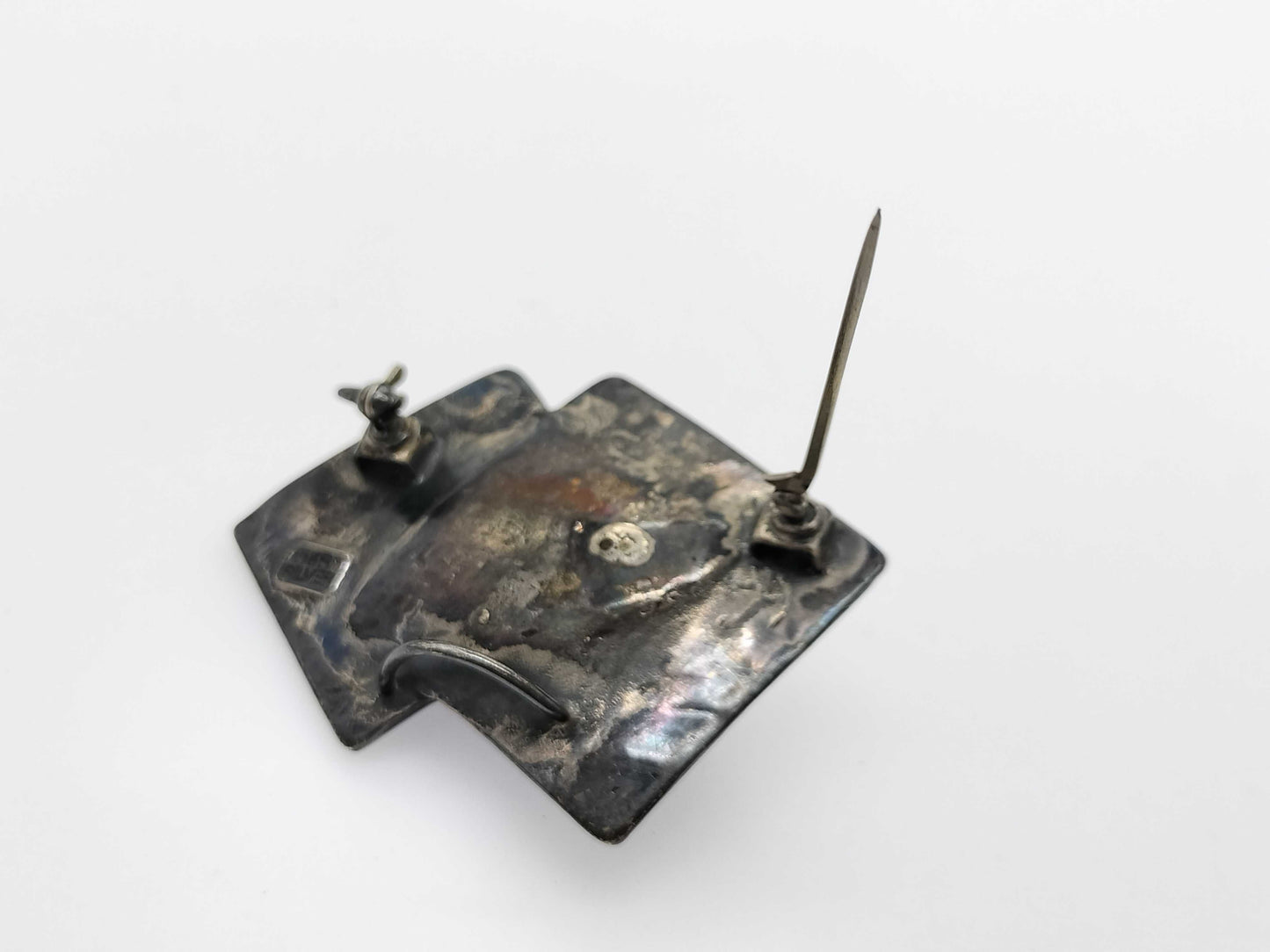 Pearl-like brooch, silver color