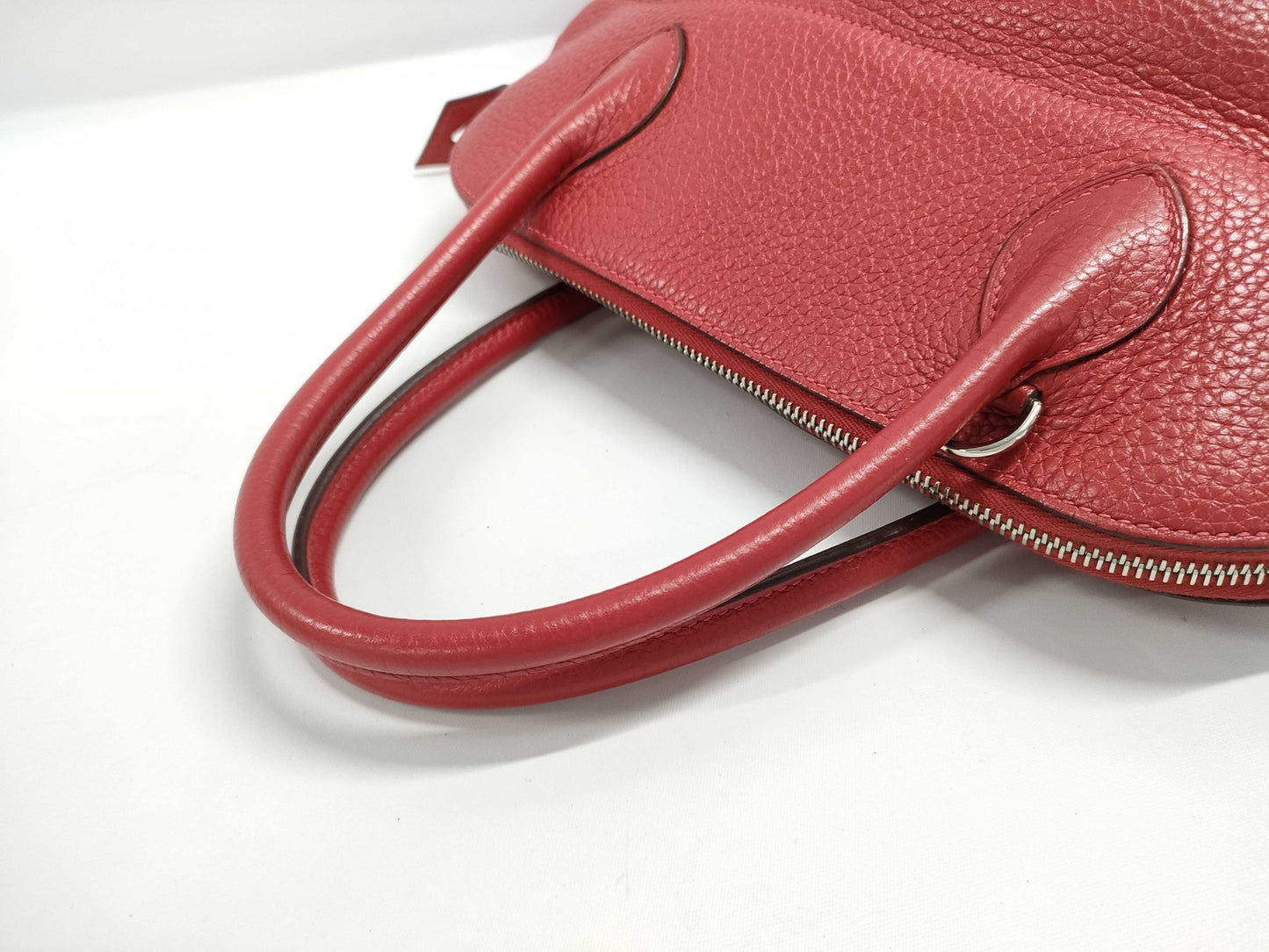 HERMES Bolide 31 Taurillon Red Handbag with Q Stamp