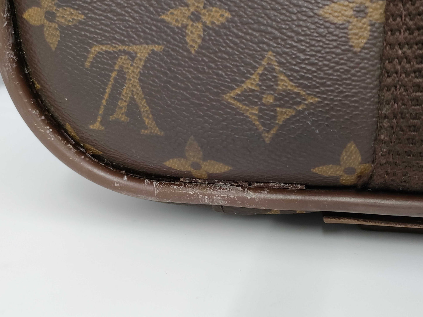 LOUIS VUITTON LOUIS VUITTON Vuitton Monogram Satellite 70 M23350 M61929 Brown Bag