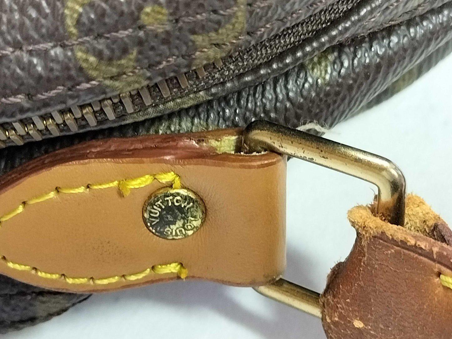 LOUIS VUITTON Monogram ID - Louis Vuitton Monogram Reporter PM M45254 - Grade BC Shoulder Bag