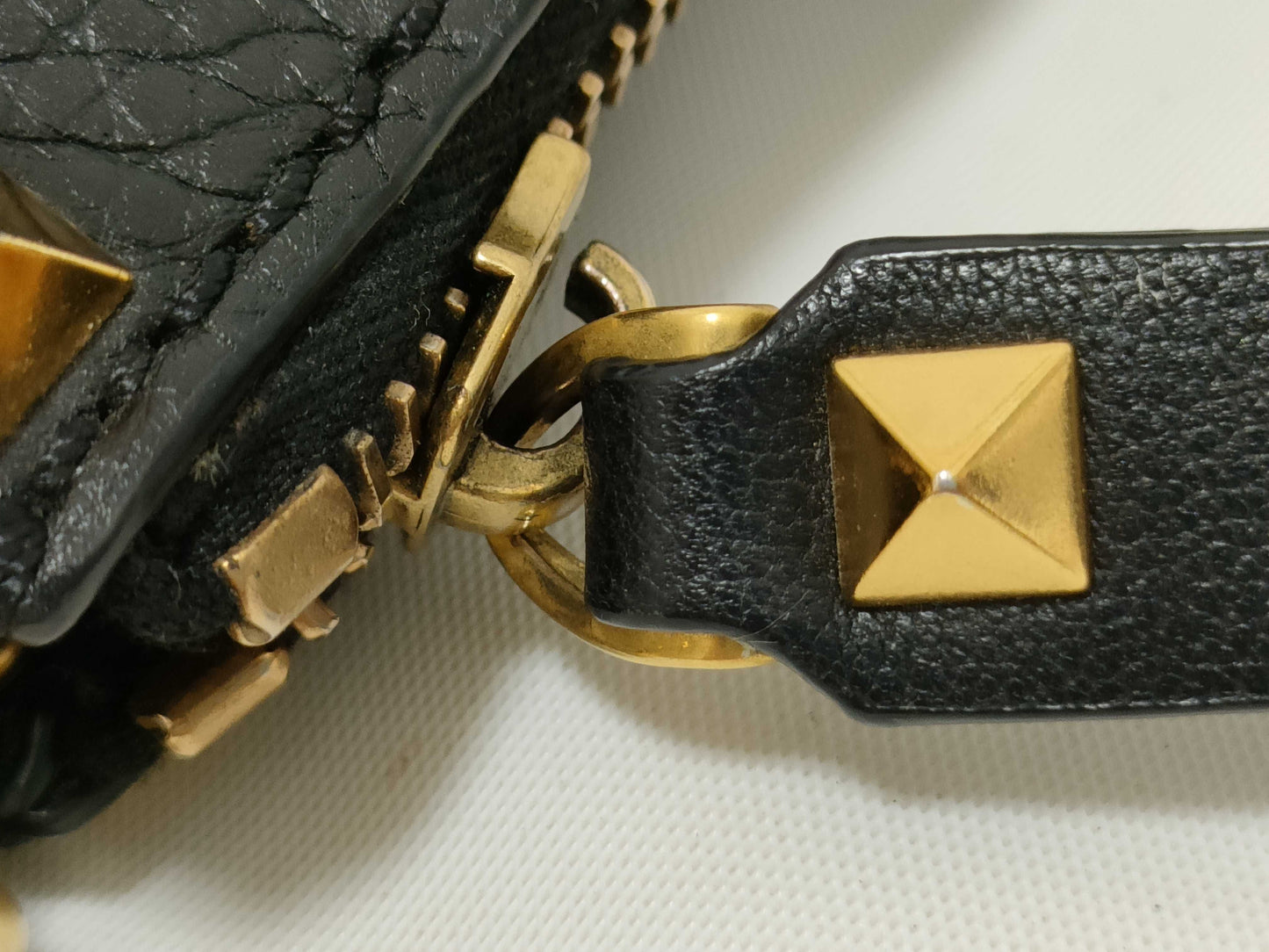 Valentino Garavani TH-Valentino Optic Grainy Leather Small Rockstud Hype Shoulder Bag Shoulder bag