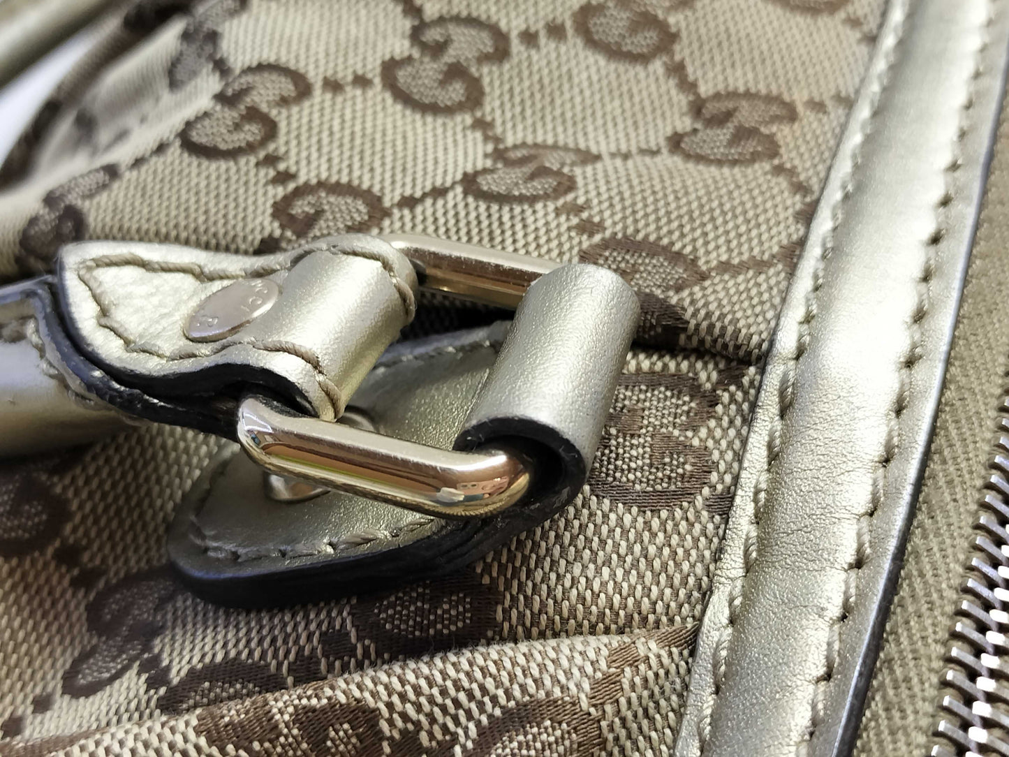 GUCCI GG Canvas ID - Gucci GG Canvas Sukey Beige x Gold Handbags - Grade B Handbag