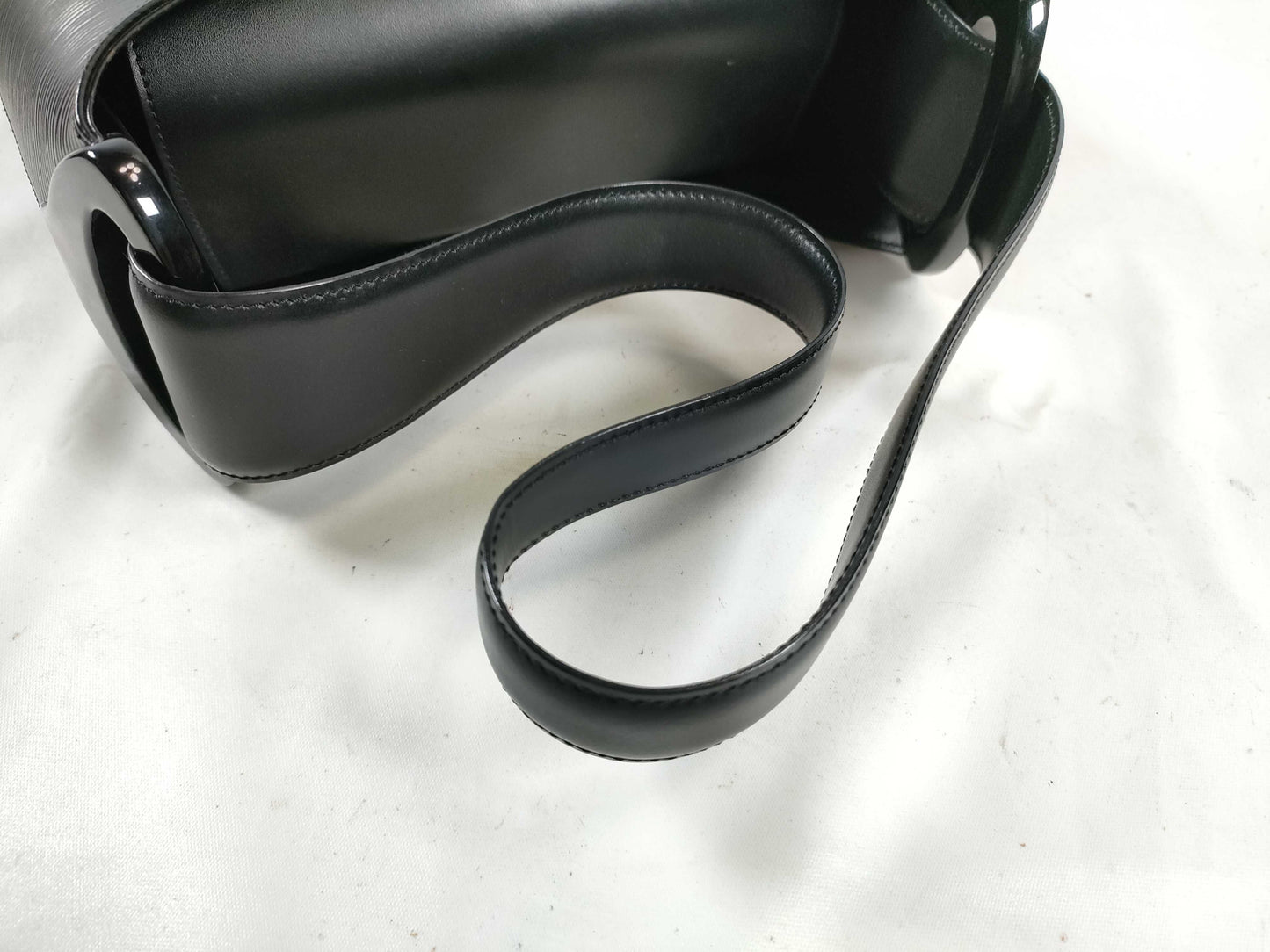 LOUIS VUITTON Epi Verso M52812 Black Shoulder Bag