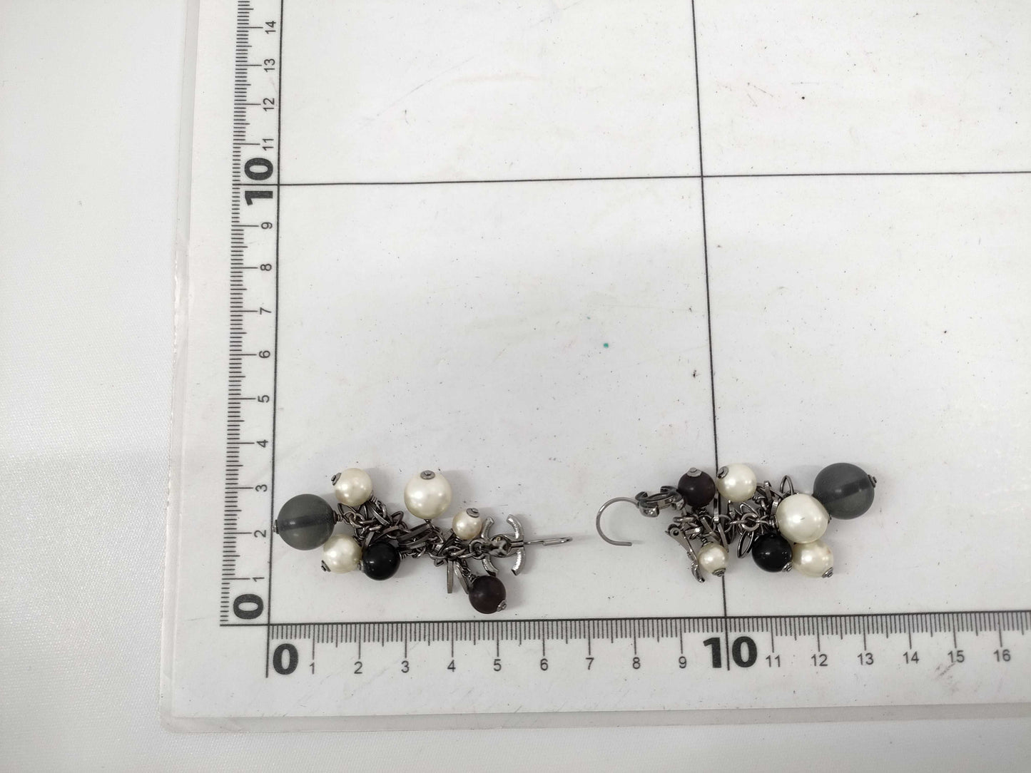 CHANEL 07A Pearl Swing SP Earrings