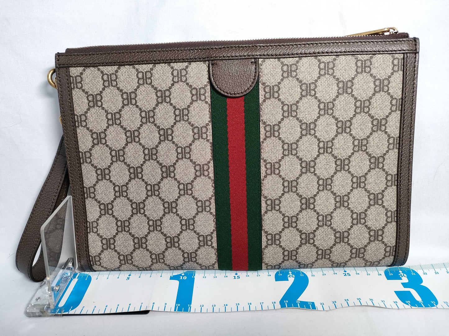 GUCCI GG Supreme GUCCI BALENCIAGA The Hacker GG Supreme Clutch Bag Clutch Bag