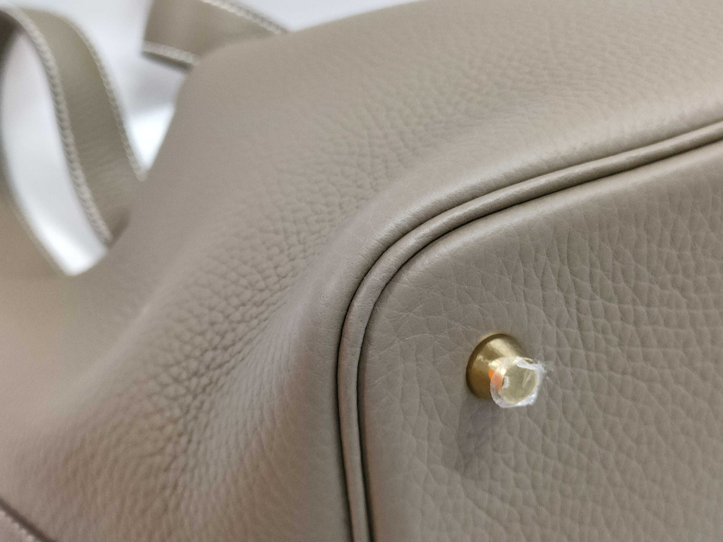HERMES Picotin Lock 22mm Taurillon Clemence Etoupe Leather Handbag with Gold Hardware and K Stamp
