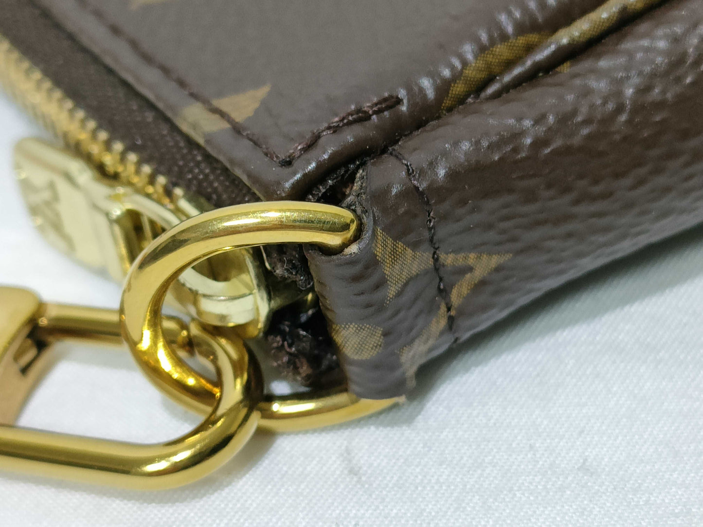 LOUIS VUITTON Monogram Mini Pochette Accessoires M58009 UB4240 Handbag