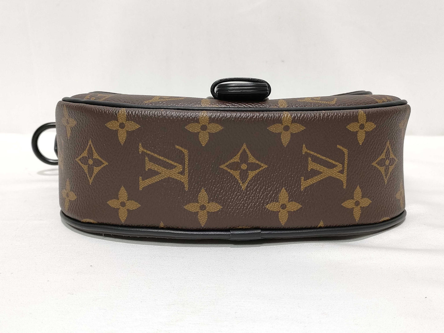 LOUIS VUITTON Monogram Macassar Montsouris Messenger PM M47060 Shoulder Bag