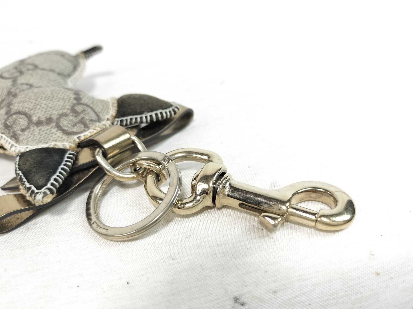 GUCCI GG Gucci Gucci Gucci Gucci GG Dog Charm Keychain Accessory Key Case Keychain