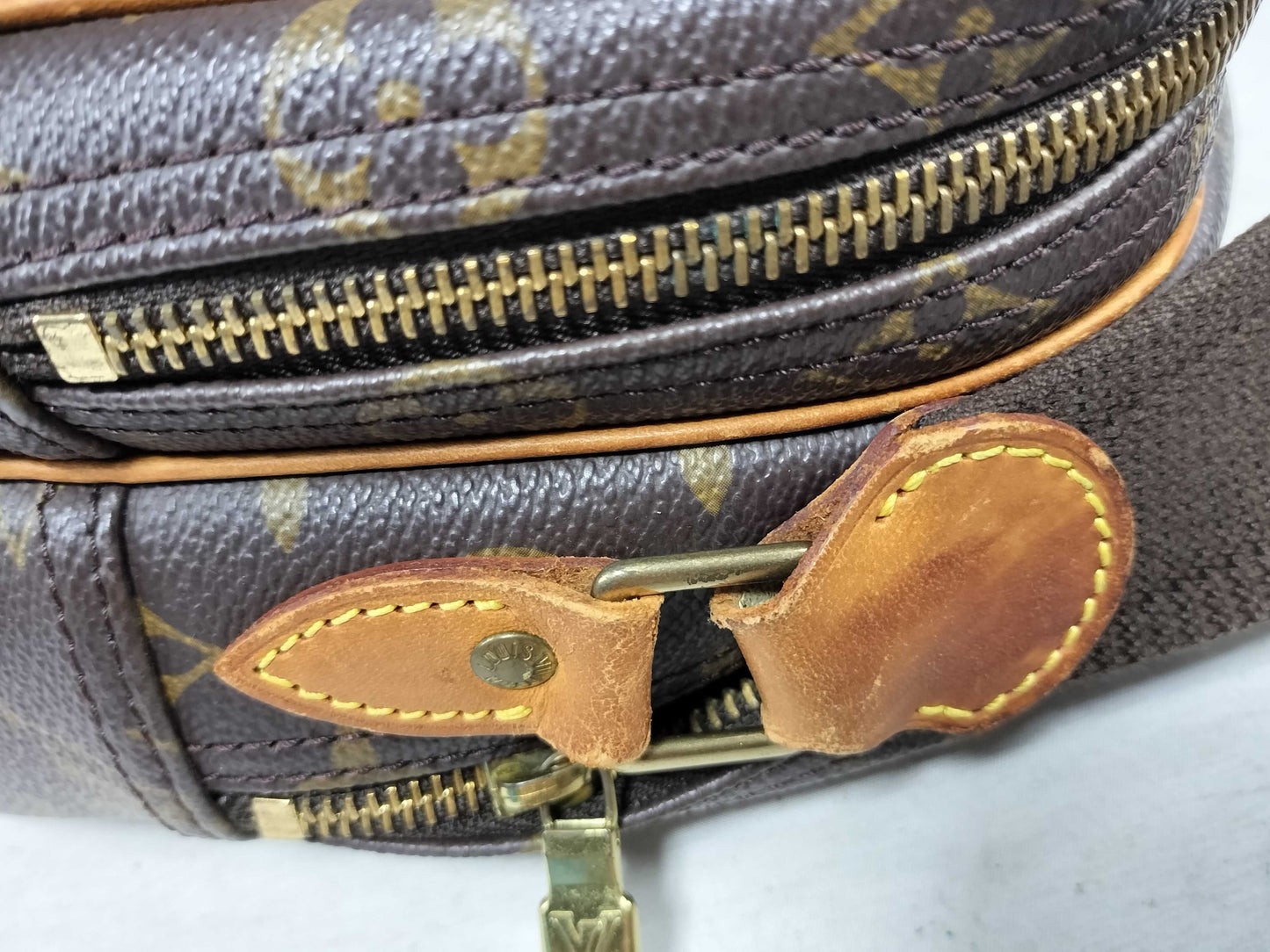 LOUIS VUITTON Monogram Reporter Shoulder Bag