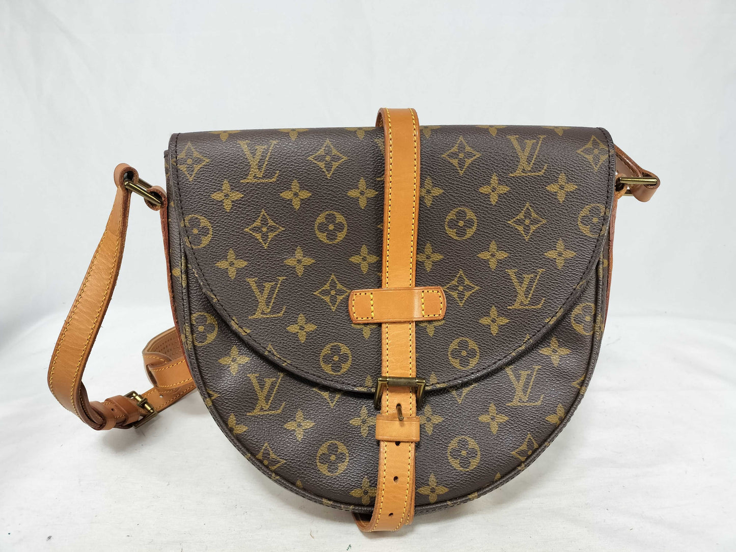 LOUIS VUITTON Monogram Chantilly GM Shoulder Bag