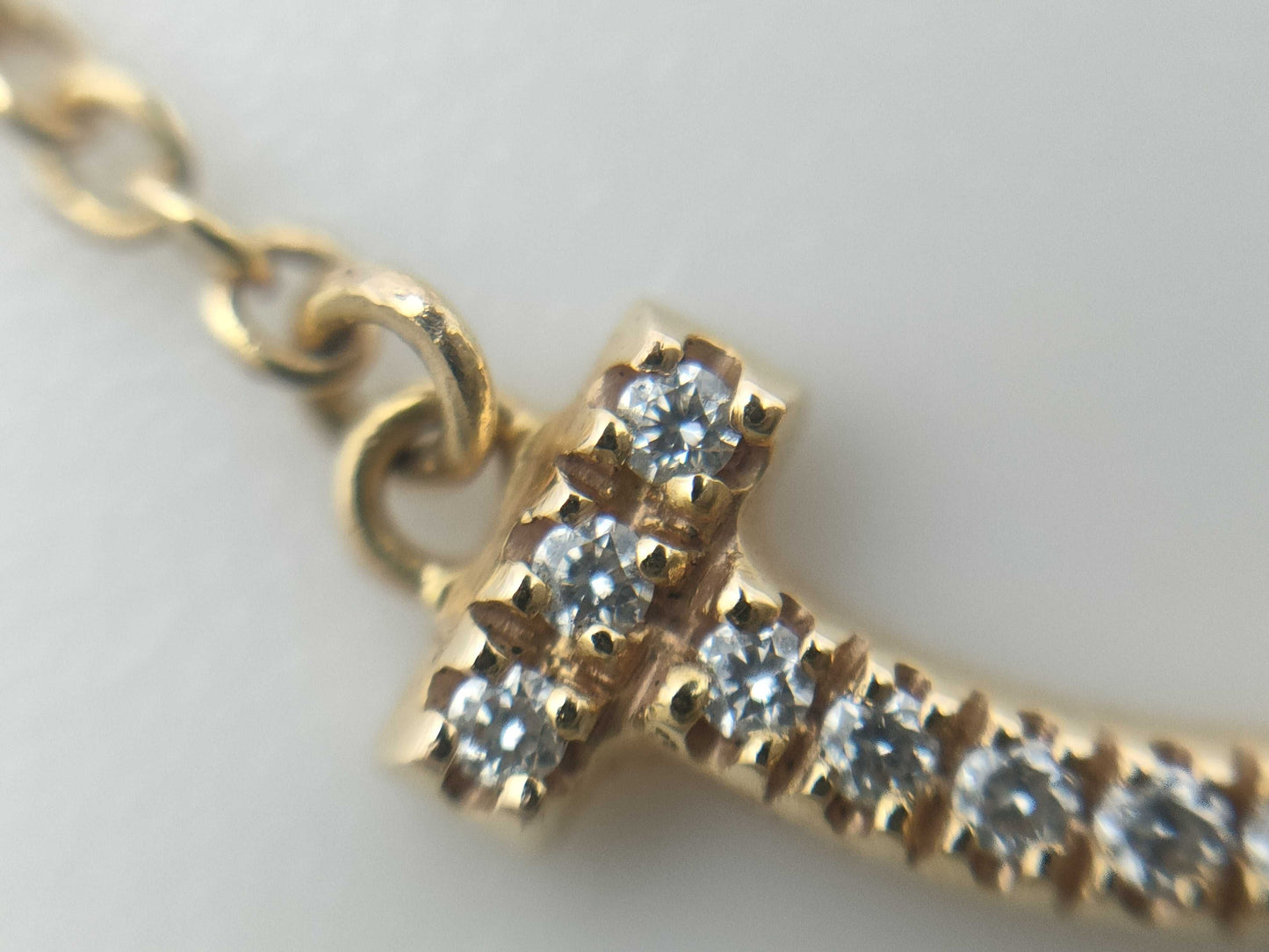 Tiffany & Co. T Smile Mini Diamond Necklace in Yellow Gold and Au750, 2.3g