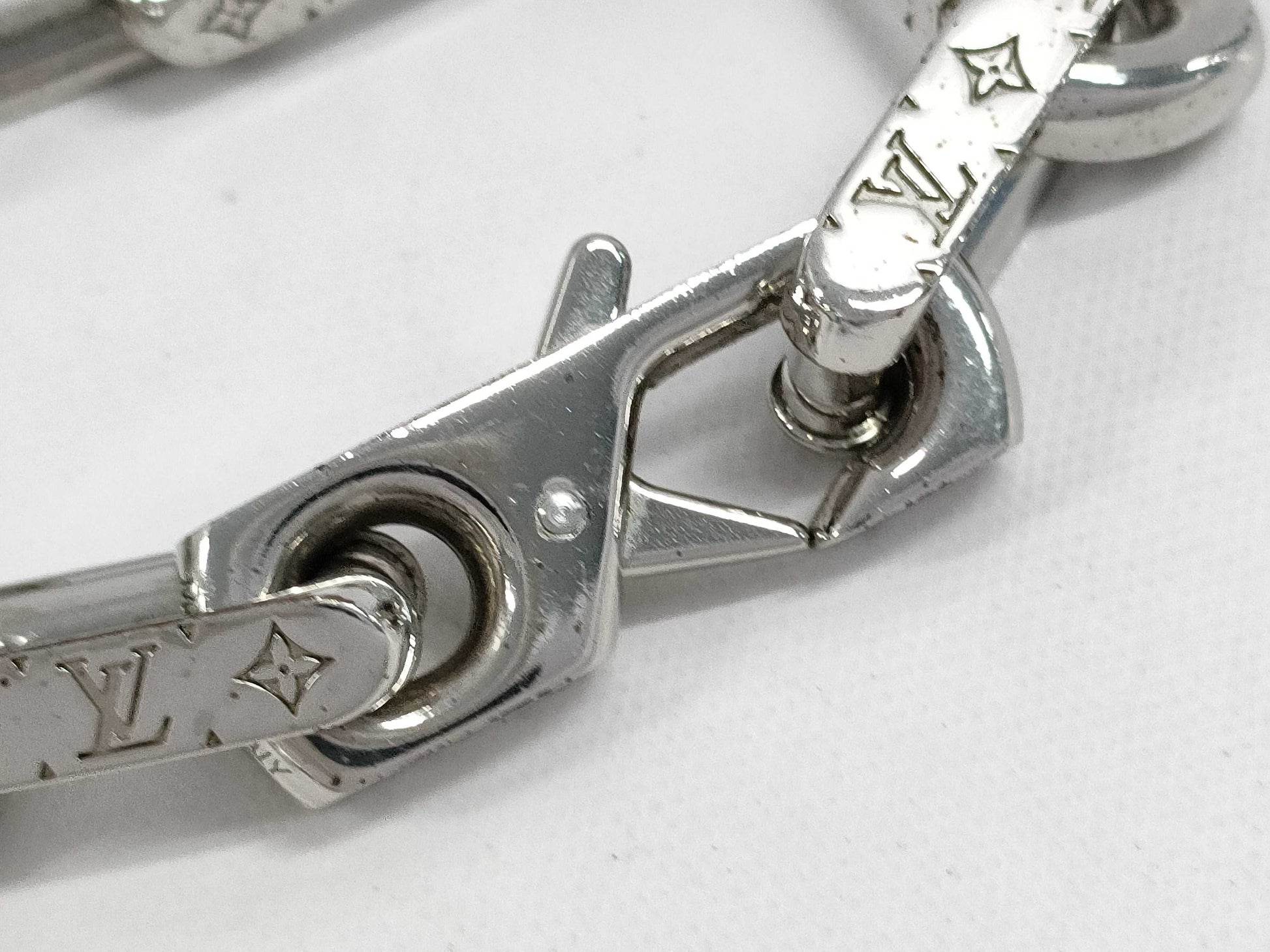 LOUIS VUITTON Louis Vuitton Monogram Chain Bracelet, Size M, M00308, Box and Case Included, Bracelet/Bangle