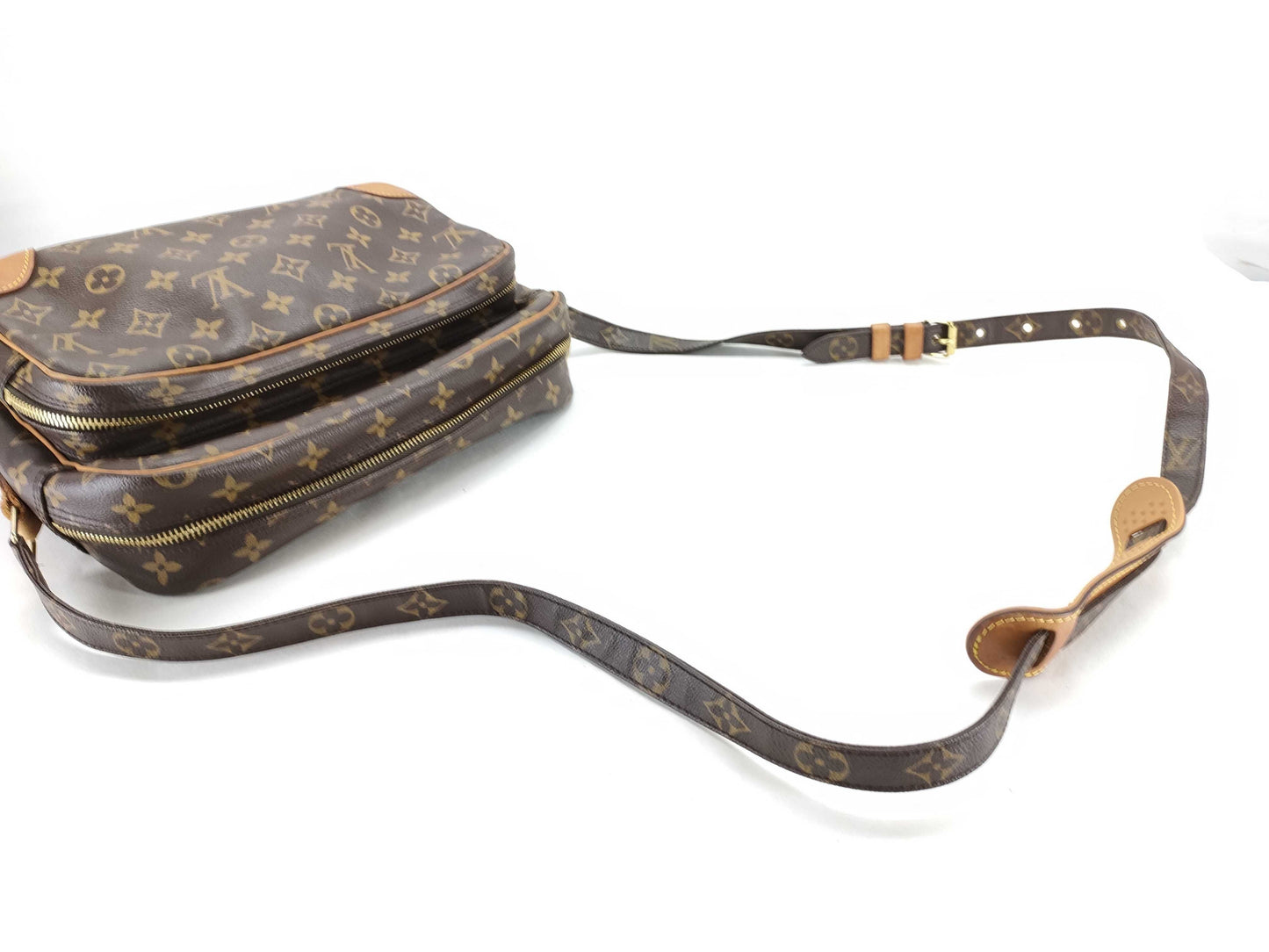 LOUIS VUITTON Monogram Nile M45244 Monogram Non-sticky Shoulder Bag