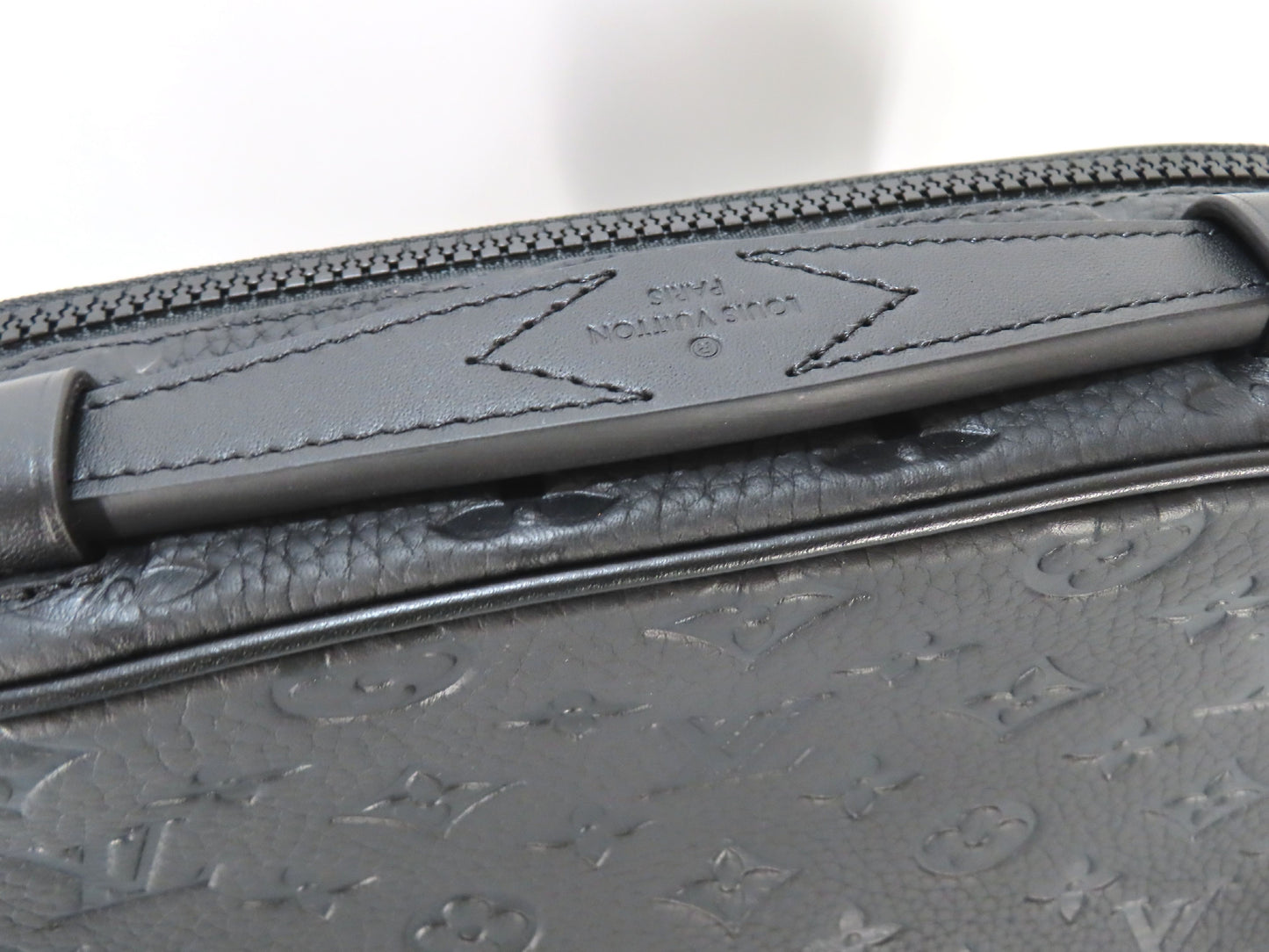 LOUIS VUITTON LV Monogram Taurillon S-Lock Messenger Shoulder Bag M58489 RFID Enabled Black Shoulder Bag