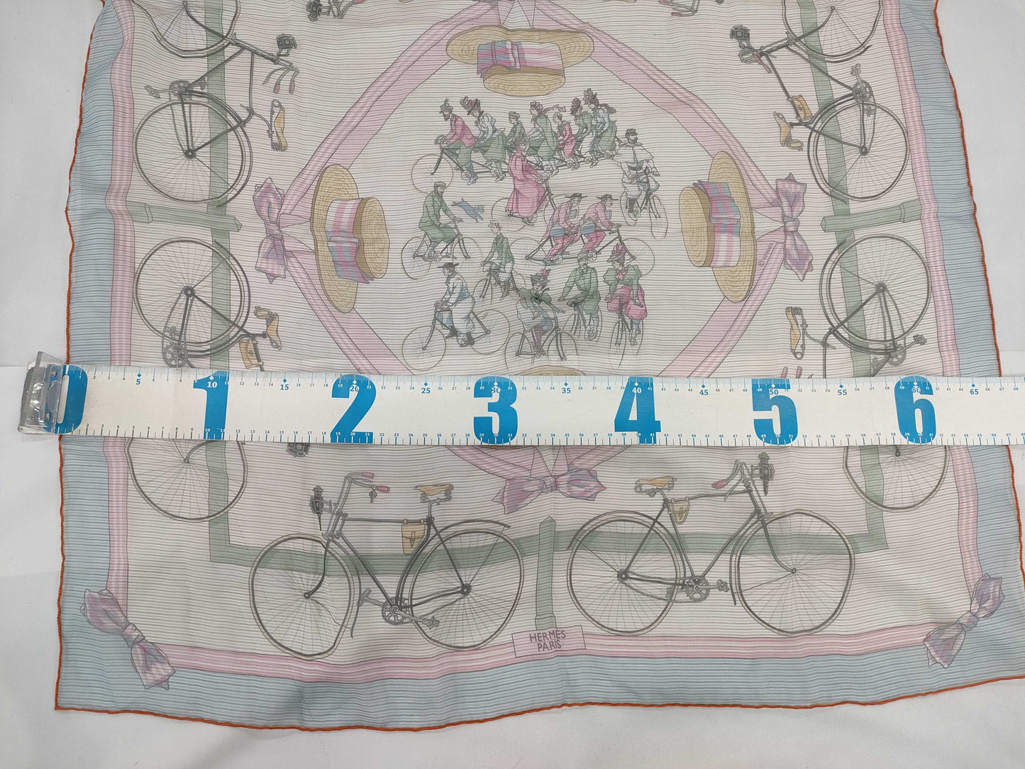 HERMES Carré 70 LES BECANES Scarf