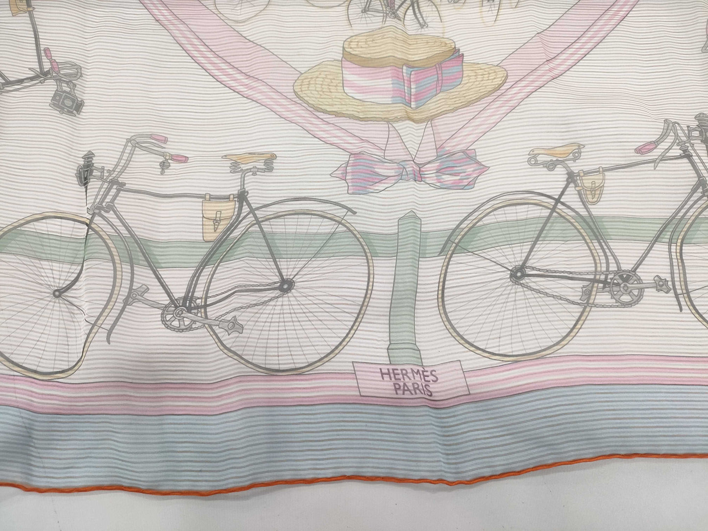 HERMES Carré 70 LES BECANES Scarf