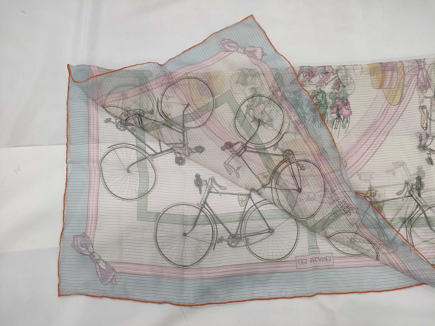 HERMES Carré 70 LES BECANES Scarf