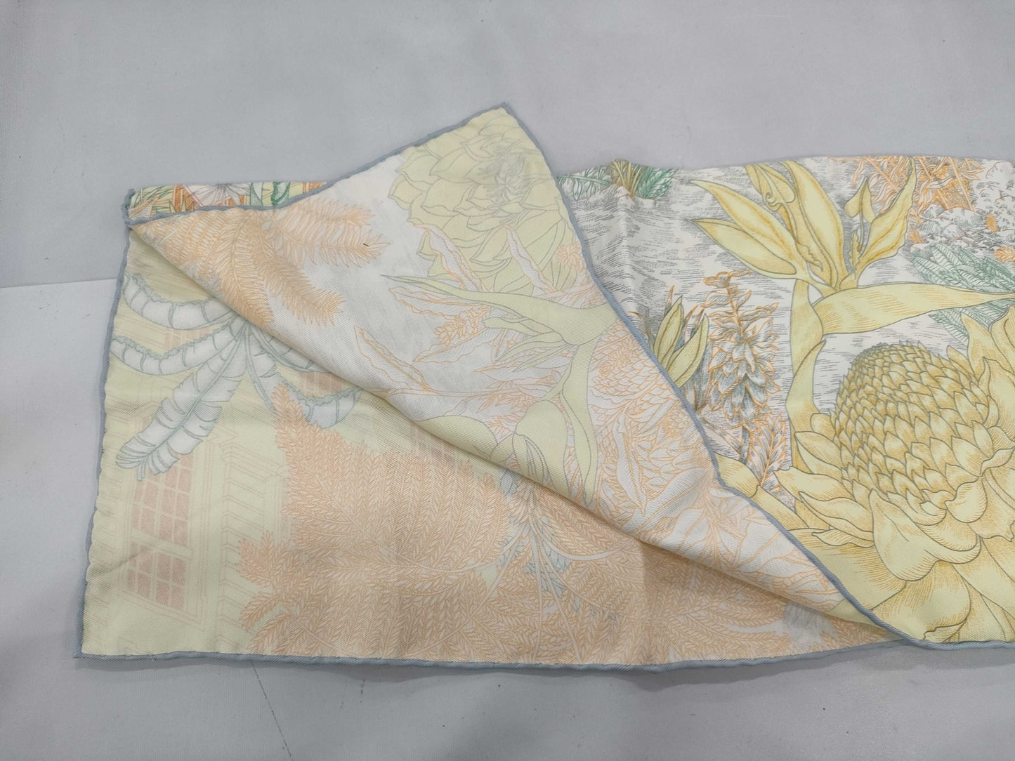 HERMES Carré Gavroche 45 Faubourg Tropical Detail Scarf