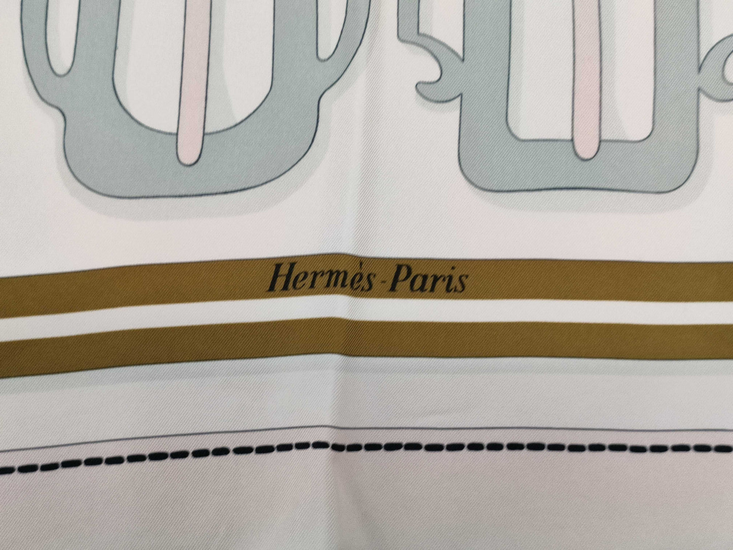 HERMES Carré 90 Modern Leopard Print Silk Scarf