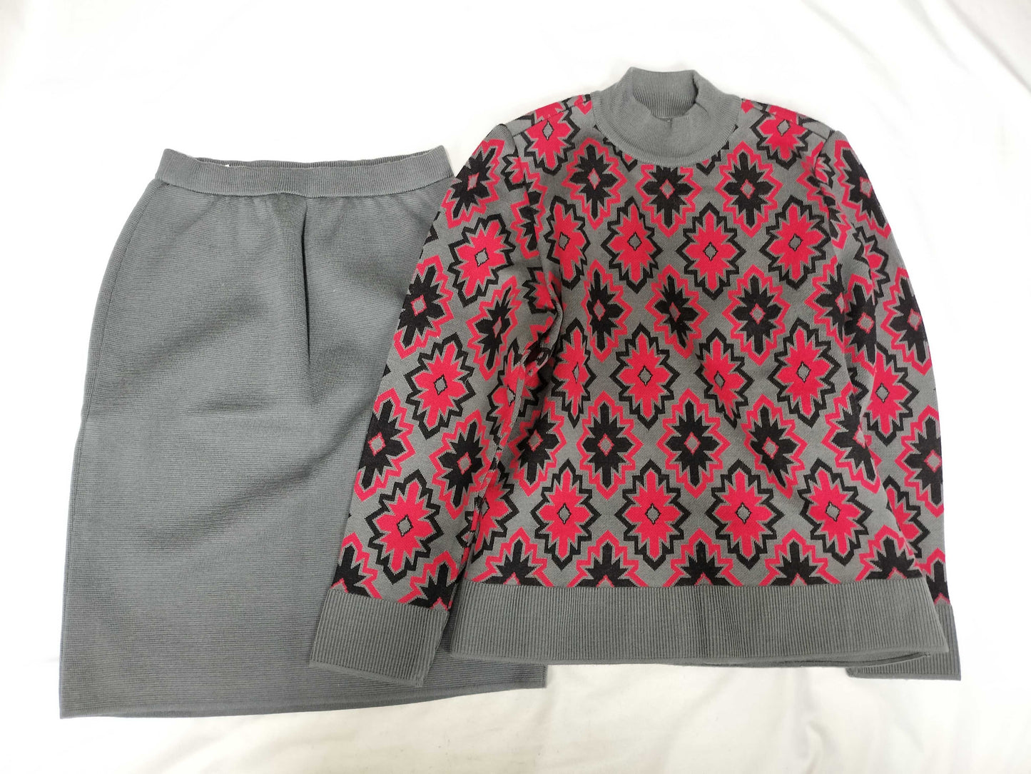 Yves Saint Laurent Yves Saint Laurent All-Over Print Knit Skirt Set Other Apparel