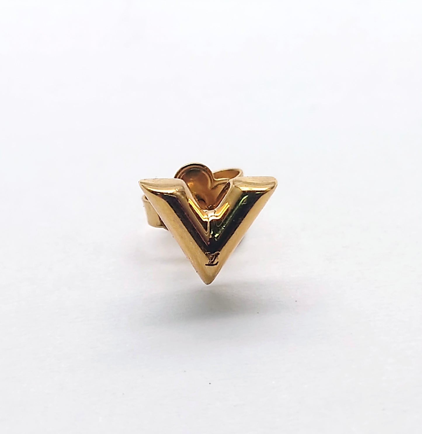 LOUIS VUITTON M68153 Essential V LE0271 Single Earring