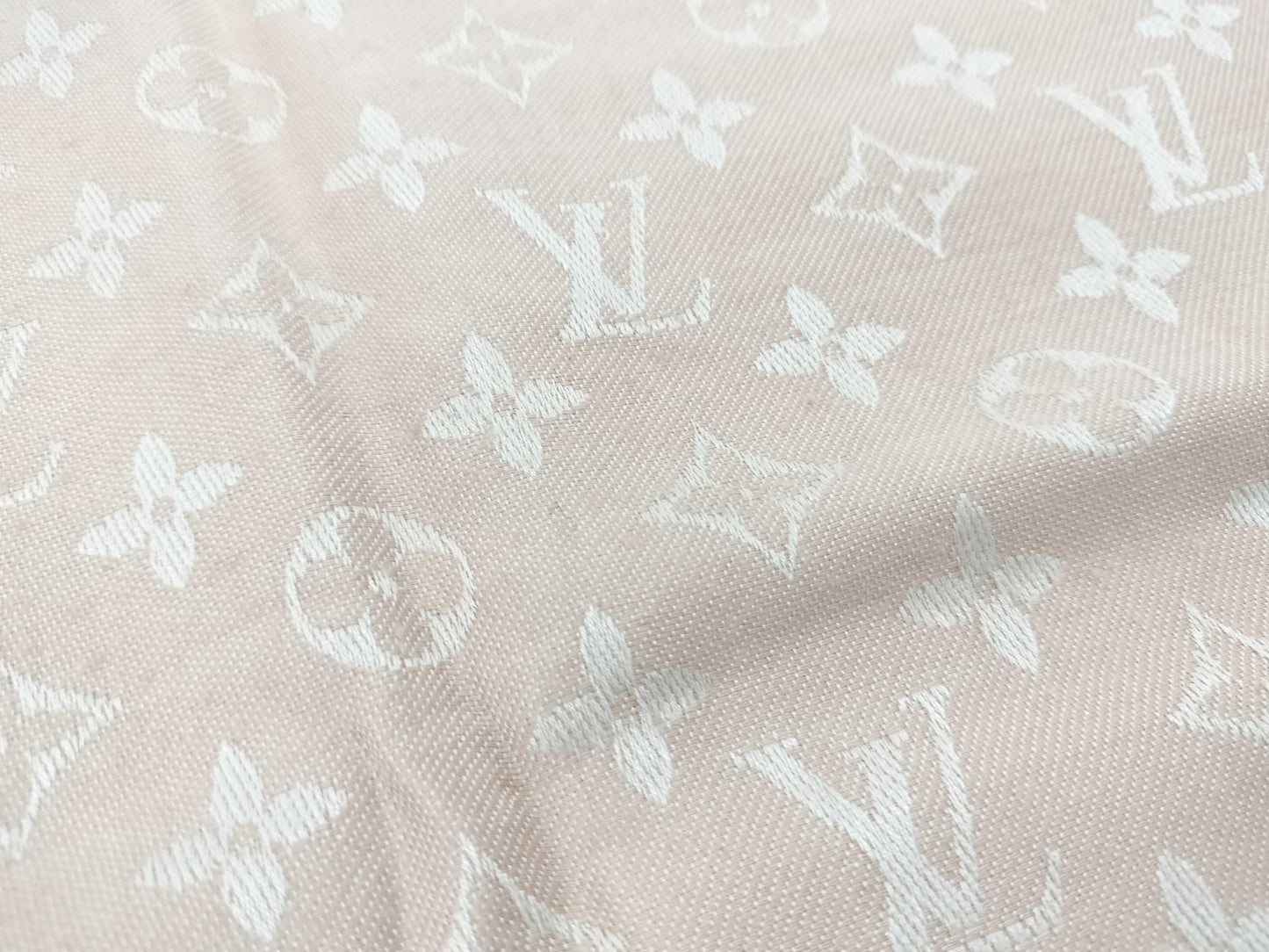 LOUIS VUITTON LV Stole Pink Scarf