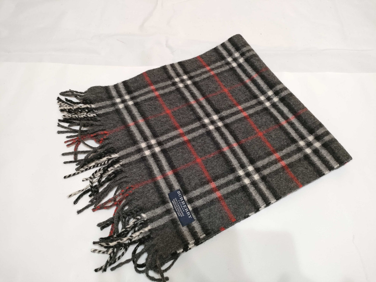 BURBERRY London 100% Cashmere Gray Nova Check Scarf