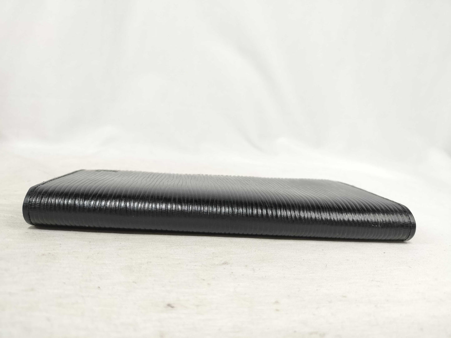 LOUIS VUITTON Epi Louis Vuitton Long Wallet Epi Wallet