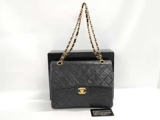CHANEL Matelasse Lambskin Shoulder Bag