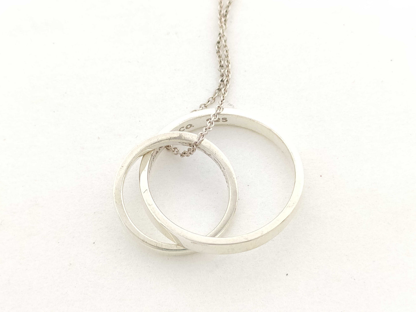 Tiffany & Co. Narrow Interlocking Circle 925 5.4g Necklace