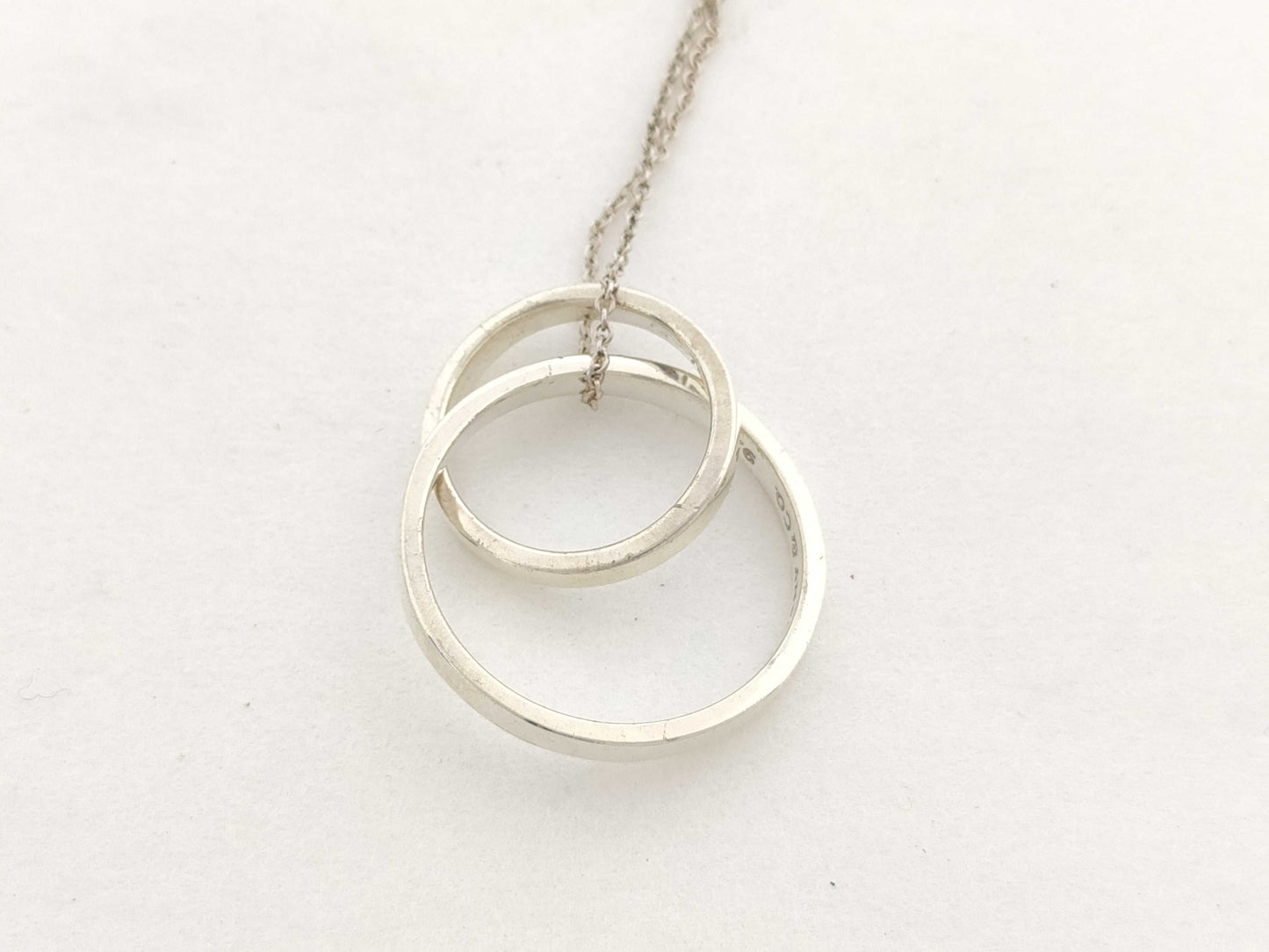 Tiffany & Co. Narrow Interlocking Circle 925 5.4g Necklace