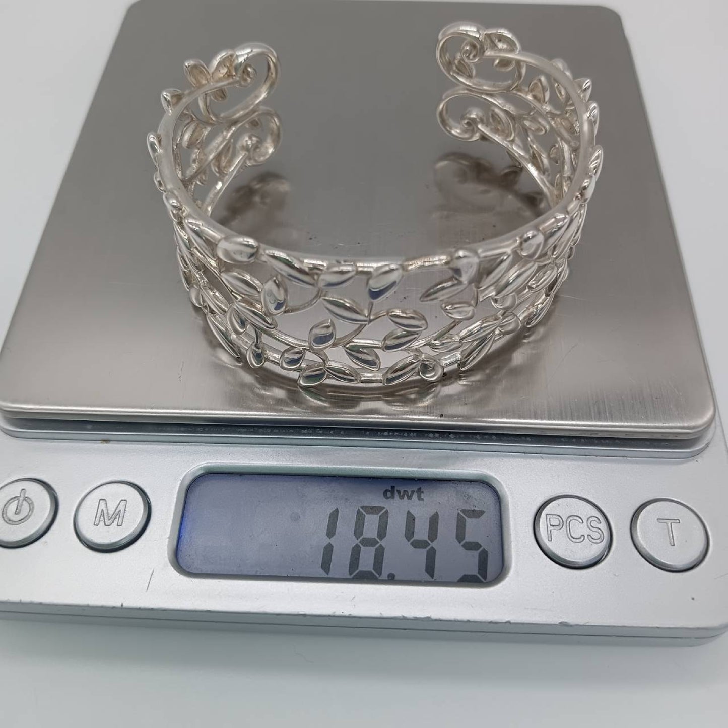Tiffany & Co. Tiffany Olive Leaf Bangle, AG925, 28.7g, Bracelet/Bangle
