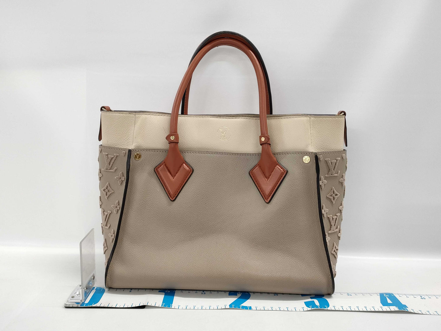 LOUIS VUITTON LOUIS VUITTON Louis Vuitton Tuftage On My Side Tote Bag